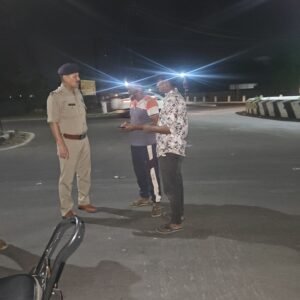 1745409423_443_पहलगाम-जम्मू-कश्मीर-में-आतंकी-हमले-को-देखते-हुए-जिले.jpg