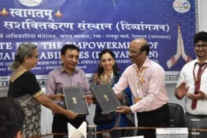 एनआईईपीवीडी-देहरादून-में-‘अंतर-दृष्टि-–-सेंसरी-डार्क-रूम-का.jpg