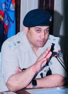 नशा-सामग्री-की-तस्करी-से-जुड़े-पेशेवरों-पर-हरिद्वार-पुलिस.jpg