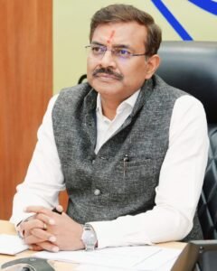 मुख्य-सचिव-श्री-आनन्द-बर्द्धन-ने-राज्य-में-रेल-सुविधाओं.jpg