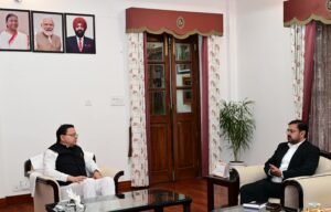 मुख्यमंत्री-से-मुख्यमंत्री-आवास-में-जम्मू-कश्मीर-के-कैबिनेट-मंत्री-श्री.jpg