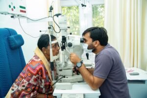 योग-केवल-चटाई-पर-नहीं-जीवन-में-सेवा-के-रूप.jpg
