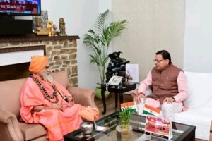 शासकीय-आवास-पर-श्री-केदारनाथ-धाम-के-परम-पूज्य-रावल.jpg