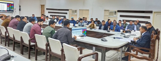 जिलाधिकारी-ने-जिला-स्तरीय-अधिकारी-के-साथ-समीक्षा-बैठक-की.jpg
