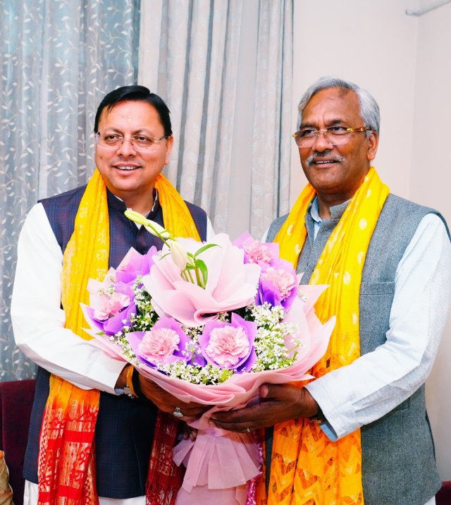 मुख्यमंत्री-ने-पूर्व-मुख्यमंत्री-श्री-त्रिवेंद्र-सिंह-रावत-से-देहरादून.jpg