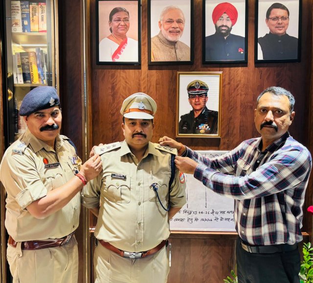 1775231758_961_इंस्पेक्टर-से-Dy-SP-बने-हरिद्वार-के-पुलिस-अधिकारी.jpg