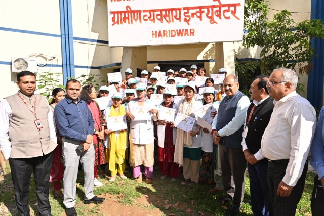 1775659018_87_जनपद-की-महिला-समूह-को-आत्मनिर्भर-बनाने-की-दिशा-में.jpeg