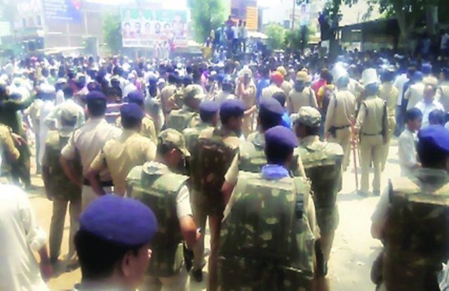 1779124157_807_10-वर्षों-से-फरार-चल-रहे-02-वारंटी-पुलिस-ने.jpeg