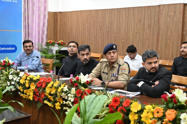 1779634762_423_मुख्य-निर्वाचन-आयुक्त-ने-ली-आगामी-SIR-को-लेकर-समीक्षा.jpeg