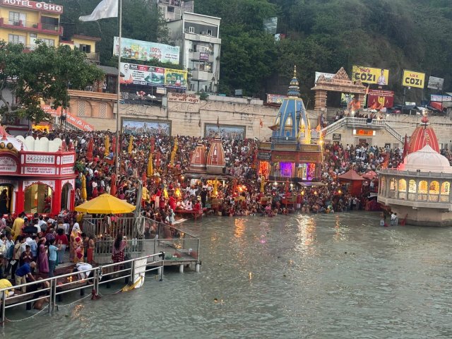 1779754075_723_गंगा-दशहरा-स्नान-पर्व-पर-हर-की-पैड़ी-एवं-अन्य.jpg