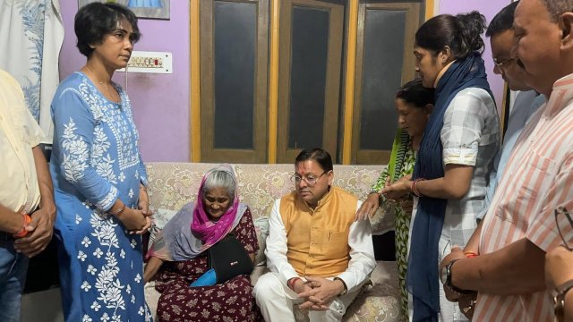 1779810439_561_मुख्यमंत्री-ने-स्वo-प्रकाश-रावत-के-आवास-पर-पहुँच-कर.jpg