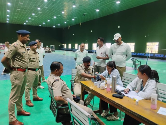 1779810761_259_एसएसपी-नवनीत-सिंह-की-पहल-पर-पुलिस-जवानों-की-सेहत.jpg
