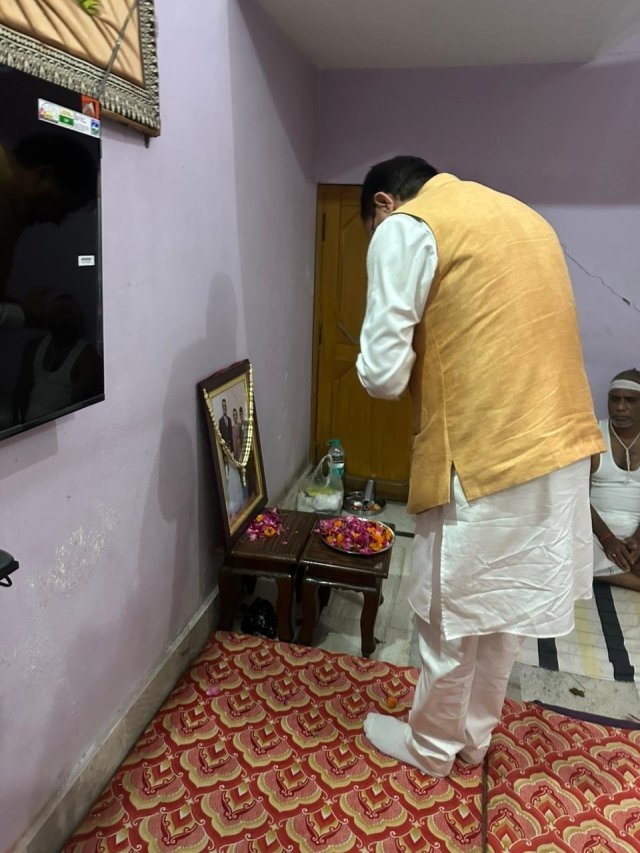 1779823148_207_मुख्यमंत्री-धामी-ने-खटीमा-भ्रमण-के-दौरान-दिवंगत-व्यक्तियों-के.jpeg
