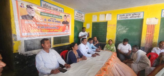 उपाध्यक्ष-देशराज-कर्णवाल-ने-तांशीपुर-व-दहियाकि-में-जनसमस्याएं-सुनीं.jpeg