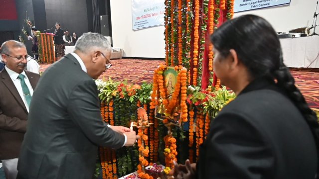 नई-टिहरी-में-बहुउद्देशीय-विधिक-सेवा-शिविर-आयोजित-न्यायमूर्तियों-ने.jpg