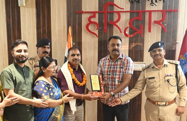 पुलिस-विभाग-में-18-वर्ष-से-अधिक-की-सेवा-के.jpeg