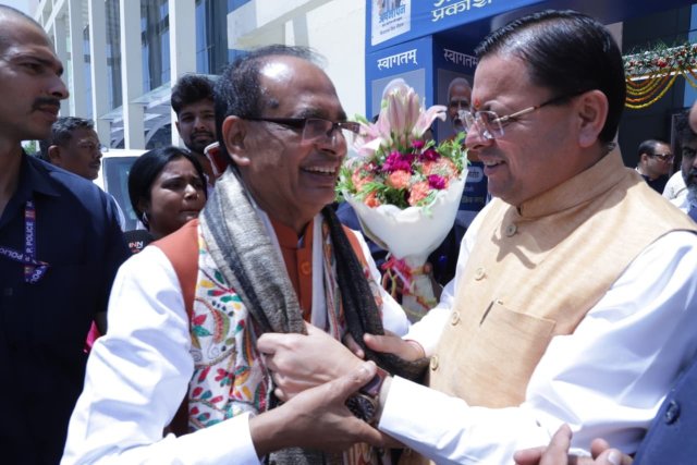 मुख्यमंत्री-ने-नई-दिल्ली-में-मंत्री-श्री-शिवराज-सिंह-चौहान.jpg