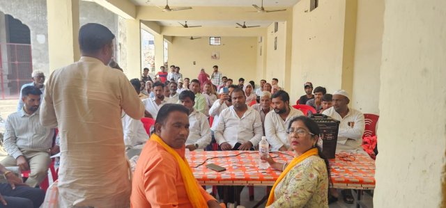 1781006787_379_मा०-उपाध्यक्ष-देशराज-कर्णवाल-ने-ग्राम-पनियाला-में-सुनी-जनसमस्याएं.jpg