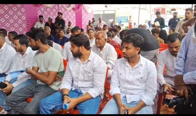 1781271933_413_लोक-समस्या-निवारण-कैंप-में-अल्पसंख्यक-आयोग-की-उपाध्यक्ष-ने.jpg