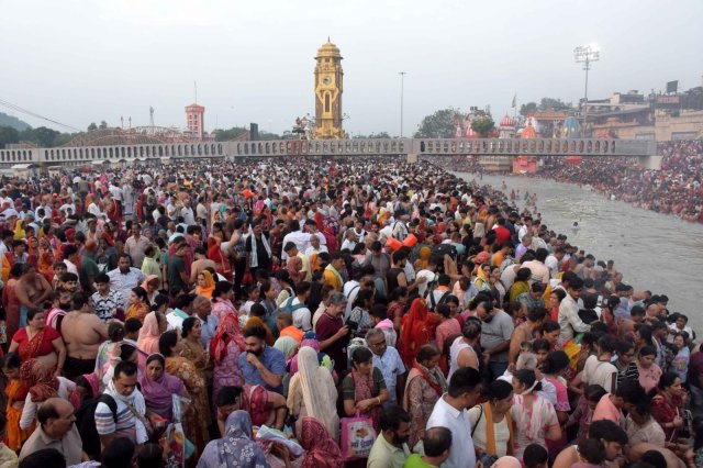 1781522338_26_सोमवती-अमावस्या-पर-हरिद्वार-में-उमड़ा-आस्था-का-जनसैलाब-प्रशासन.jpeg