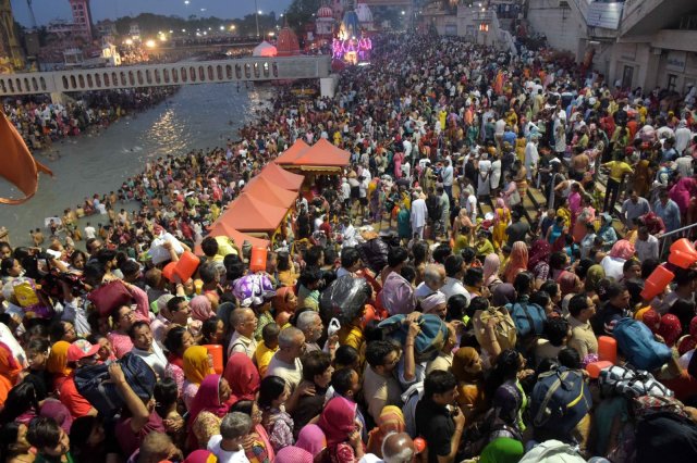 1781540124_145_आज-सोमवती-अमावस्या-स्नान-पर-हर-की-पैड़ी-एवं-विभिन्न.jpeg