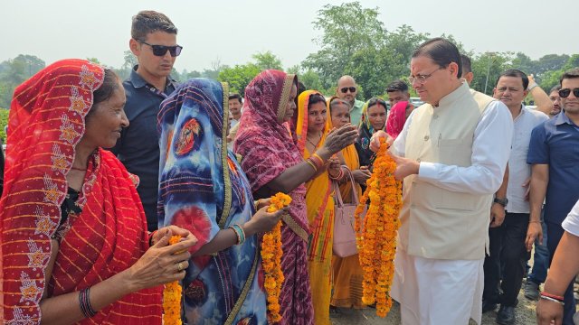 1782128368_444_जनता-की-समस्याओं-का-शीघ्रता-से-समाधान-किया-जाए-मुख्यमंत्री.jpg