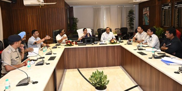 1782393296_379_कुंभ-2027-को-ऐतिहासिक-बनाने-की-कवायद-संतों-का-मिल.jpeg