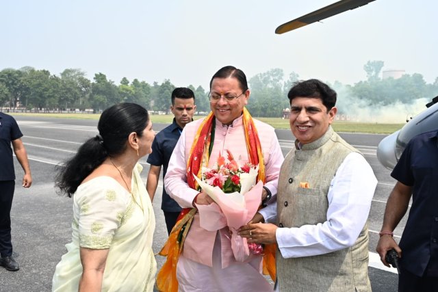 1782631738_111_बीईजी-हेलीपेड-पहुंचे-मुख्यमंत्री-जिलाधिकारी-एवं-वरिष्ठ-पुलिस-अधिकारी.jpg