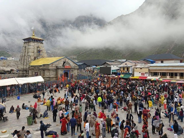 जिलाधिकारी-के-नेतृत्व-में-सफलतापूर्वक-संचालित-हो-रही-केदारनाथ-यात्रा.jpeg