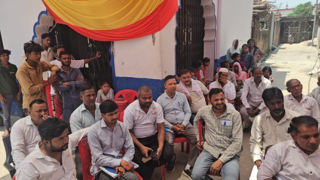 देशराज-कर्णवाल-जी-ने-ग्राम-कमेलपुर-में-आयोजित-जनसमस्या-समाधान.jpg