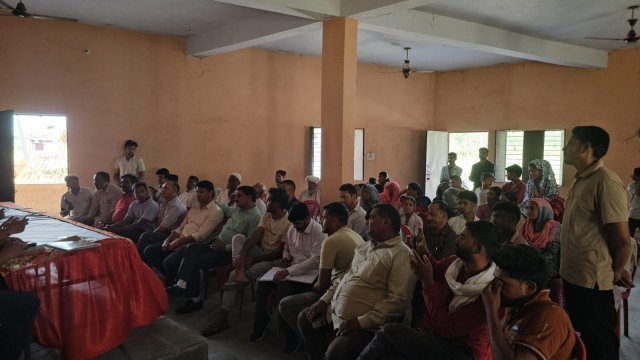 देशराज-कर्णवाल-ने-ग्राम-सफरपुर-में-आयोजित-जनसमस्या-समाधान-एवं.jpg