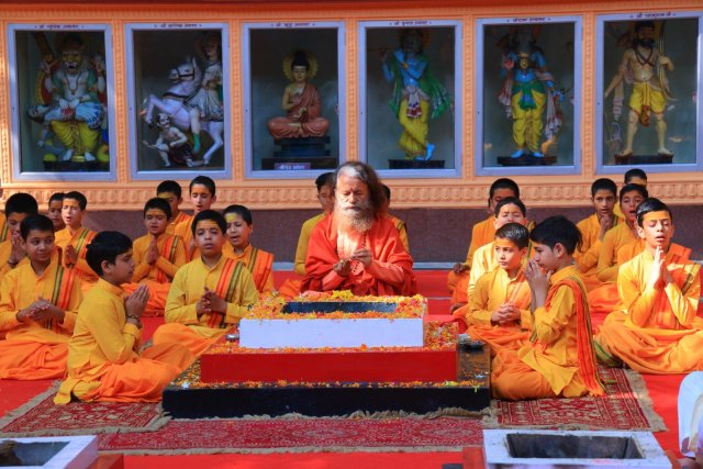 परमार्थ-निकेतन-में-12वें-अन्तर्राष्ट्रीय-योग-दिवस-की-तैयारियाँ-प्रारम्भ.jpeg