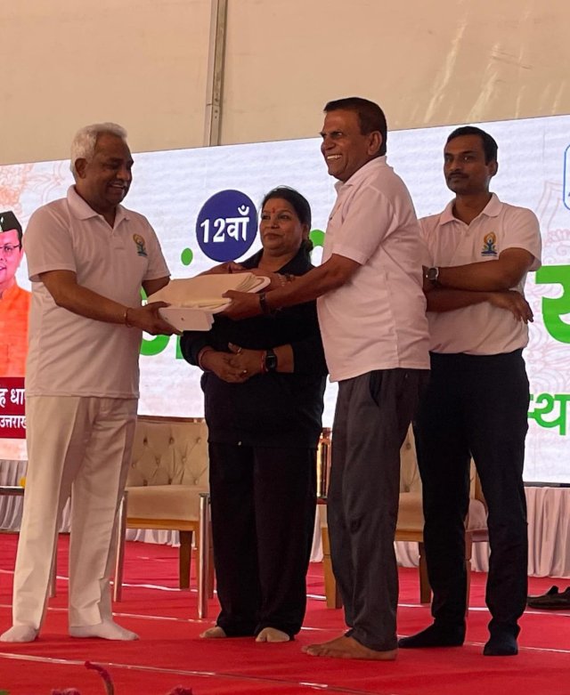 प्रोफेसरडॉ-नरेश-चौधरी-को-आयुष-एवं-आयुष-शिक्षा-मंत्री-उत्तराखड.jpg