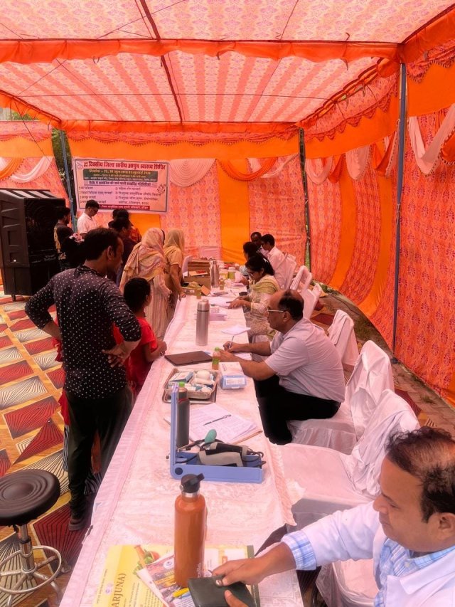 बहादराबाद-में-जिला-स्तरीय-आयुर्वेद-चिकित्सा-शिविर-के-द्वितीय-दिवस.jpg