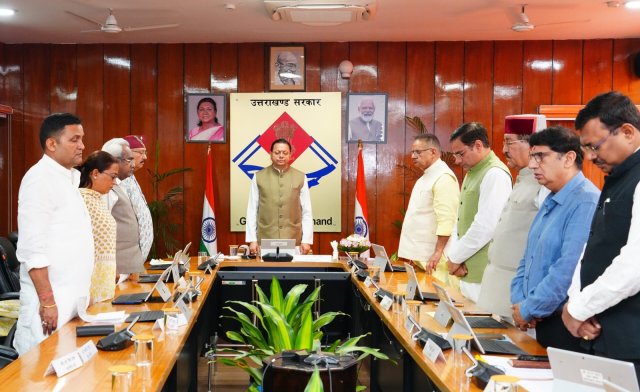 मंत्रिमंडल-की-बैठक-में-उत्तराखण्ड-के-पूर्व-मुख्यमंत्री-भुवन-चंद्र.jpg