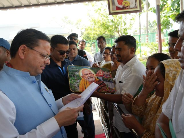 मुख्यमंत्री-धामी-ने-लोहियाहेड-में-जनता-व-जनप्रतिनिधियों-से-मुलाकात.jpeg