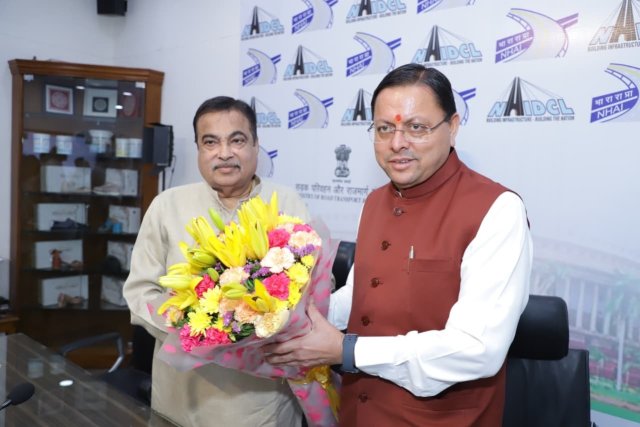 राज्य-के-सड़क-नेटवर्क-को-सशक्त-बनाने-के-लिए-मुख्यमंत्री.jpeg