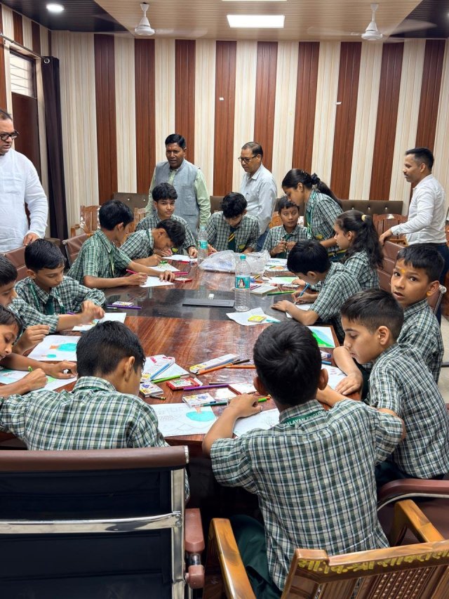 1784244484_559_हरेला-पर्व-पर-भिलंगना-में-स्थापित-हुआ-गुरु-स्मृति-वन.jpg