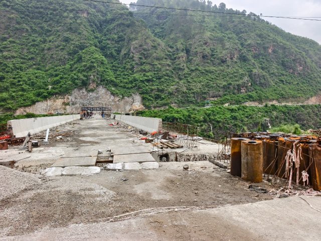 1784389023_65_बद्रीनाथ-केदारनाथ-यात्रा-होगी-और-अधिक-सुगम-900-मीटर-लंबी-सुरंग.jpeg