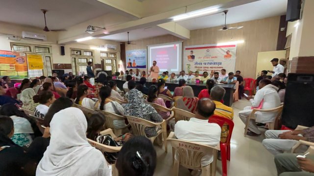 1785248963_879_विकासखंड-मुख्यालय-बहादराबाद-में-‘जन-जन-की-सरकार-जन-जन-के-द्वार.jpg