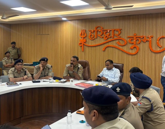 DM-एवं-SSP-हरिद्वार-के-नेतृत्व-में-कांवड़-यात्रा-की.jpeg