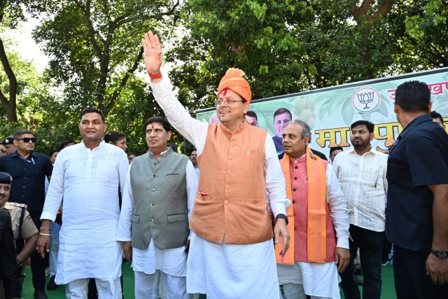 आम-महोत्सव-में-बोले-मुख्यमंत्री-धामी—किसान-उत्तराखंड-की-सबसे-बड़ी.jpeg