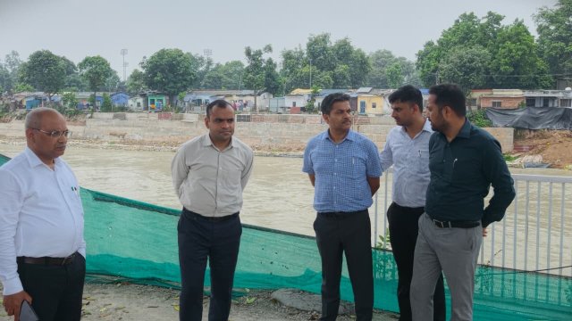 कांवड़-मेले-की-तैयारियों-का-गढ़वाल-मंडल-आयुक्त-आनंद-स्वरूप.jpeg