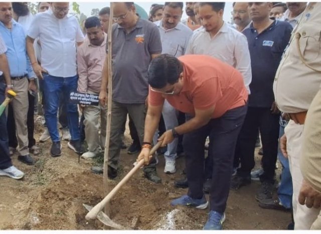 खनन-विभाग-की-अनूठी-पहल-22-हेक्टर-वन-भूमि-में.jpg