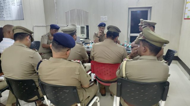 पड़ोसी-राज्य-के-बॉर्डर-के-थाना-प्रभारियों-संग-बार्डर-मिटिंग.jpeg