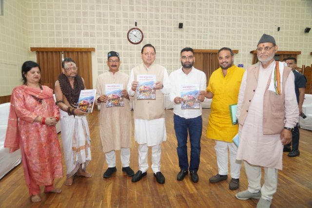 मुख्यमंत्री-धामी-से-विधायक-अरविंद-पाण्डेय-और-विधायक-किशोर-उपाध्याय.jpeg