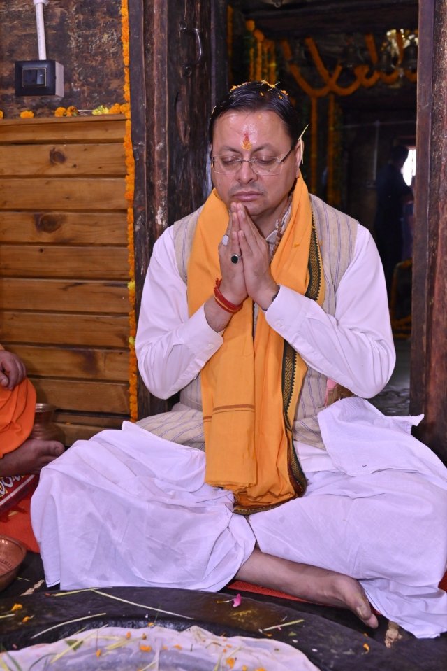 मुख्यमंत्री-ने-वृद्ध-जागेश्वर-में-की-पूजा-अर्चना-प्रदेश-की-सुख-समृद्धि.jpg