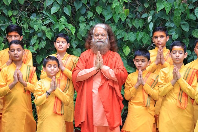 विश्व-प्रकृति-संरक्षण-दिवस-पर-परमार्थ-निकेतन-में-किया-पौधारोपण.jpg