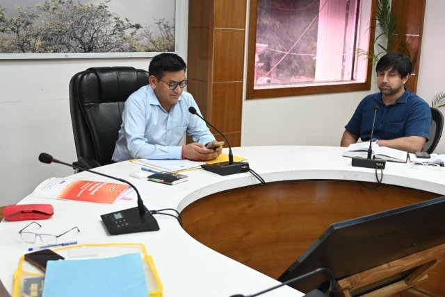 स्टाम्प-शुल्क-एवं-रजिस्ट्रीकरण-नियमों-के-शत-प्रतिशत-अनुपालन-पर-जोर.jpeg