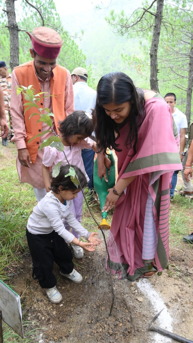 हरेला-का-त्योहार-मनाओ-धरती-माँ-का-ऋण-चुकाओ.jpg